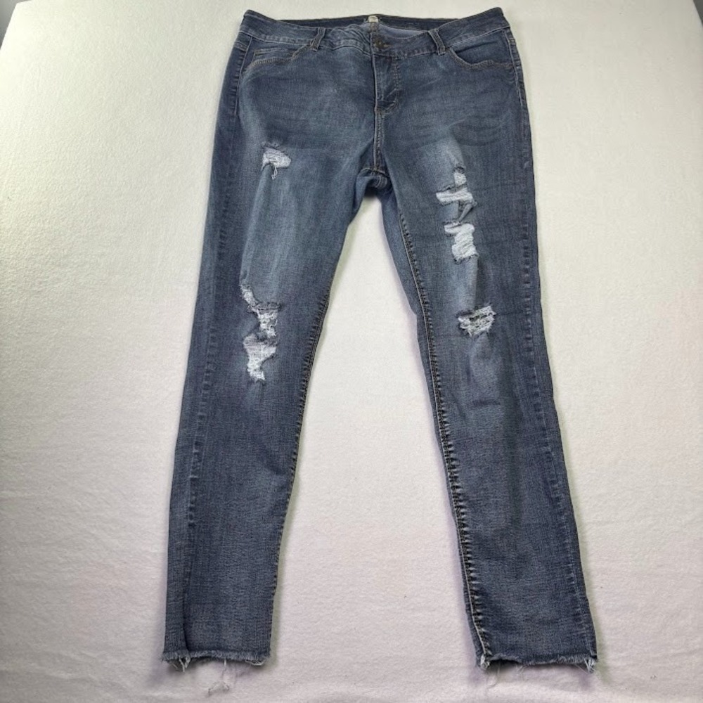 True Craft Size 16 Skinny Leg Distressed Jeans Raw Hem